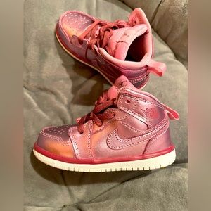 🔷️$ALE!!🔷️ NWOT New Nike Air Jordan Toddler girls 7C Metallic Retro Jordan